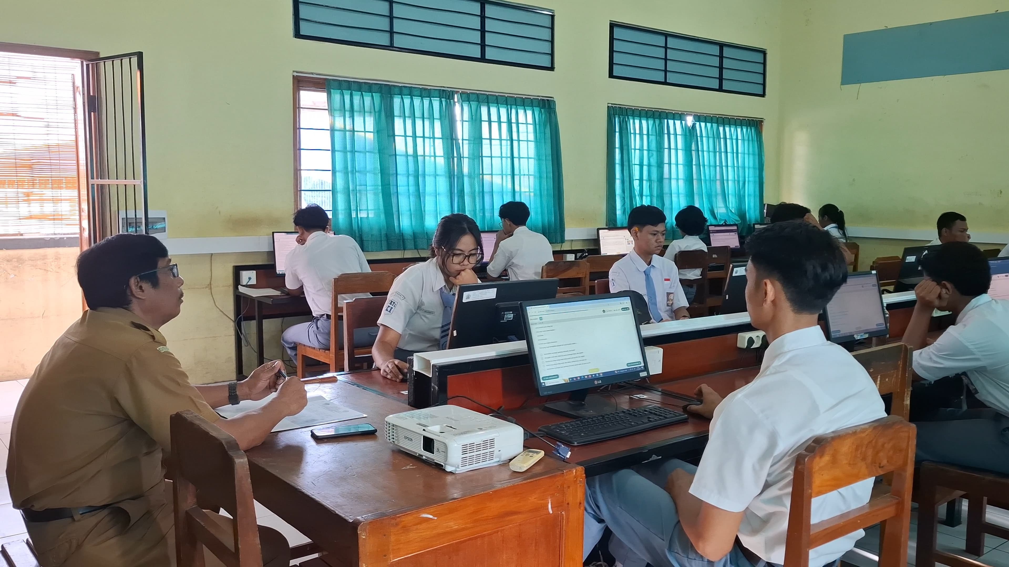 Lab Komputer - Foto 4