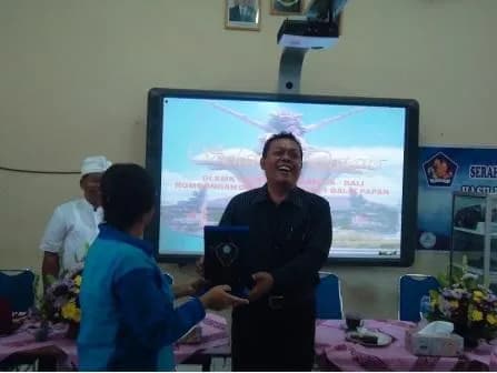 SMK NEGERI 3 SINGARAJA MENERIMA KUNJUNGAN DARI TIM ADIWIYATA SMK NEGERI 1 BALIKPAPAN