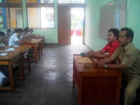 47 SISWA KLAS XII DAN ALUMNI TAV MENGIKUTI TEST REKRUTMENT YANG DISELENGGARAKAN OLEH POLYTRON