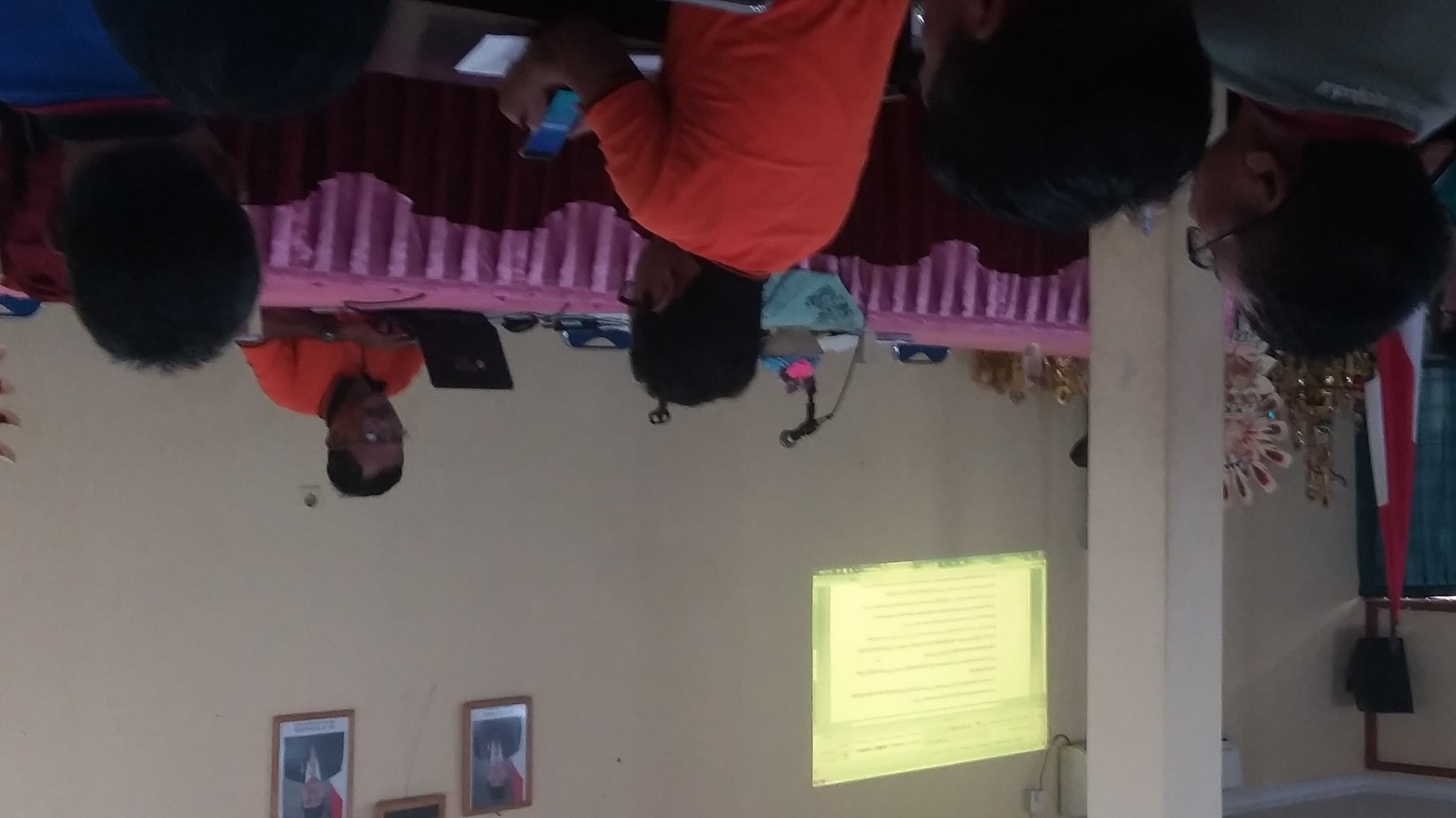 RAPAT TINJAUAN MANAJEMEN SMK N 3 SINGARAJA